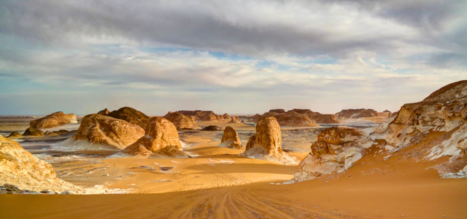 Valley of Agabat, White Desert