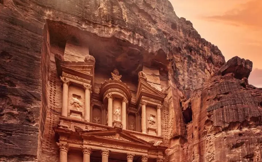 Can British People Go to Jordan? 2026 Travel Guide, Visa Rules & Luxury Egypt Jordan Packages