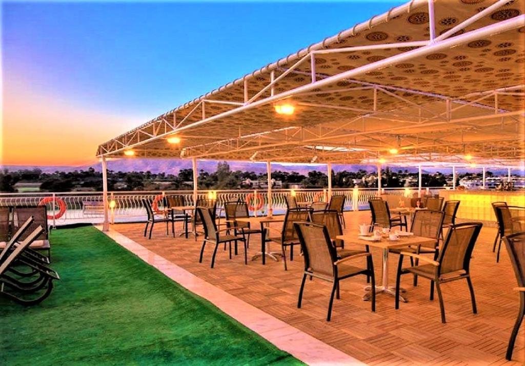 Gallery Thumbnail 12