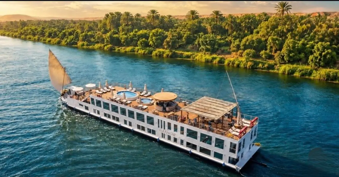 Why the Size of a Dahabiya Matters: The Difference Between True Nile Sailing and Larger Boats